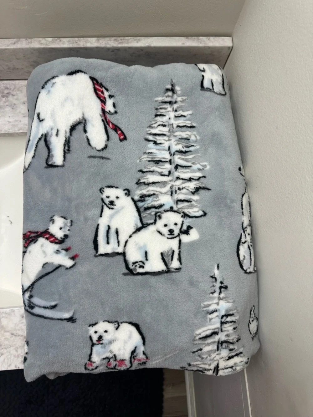 Vera Bradley Beary Merry Fleece Polar Bear Throw Blanket